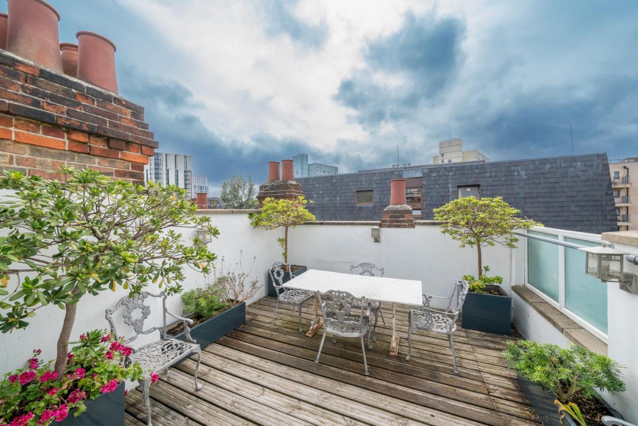 Modern Near Battersea Park * Londra